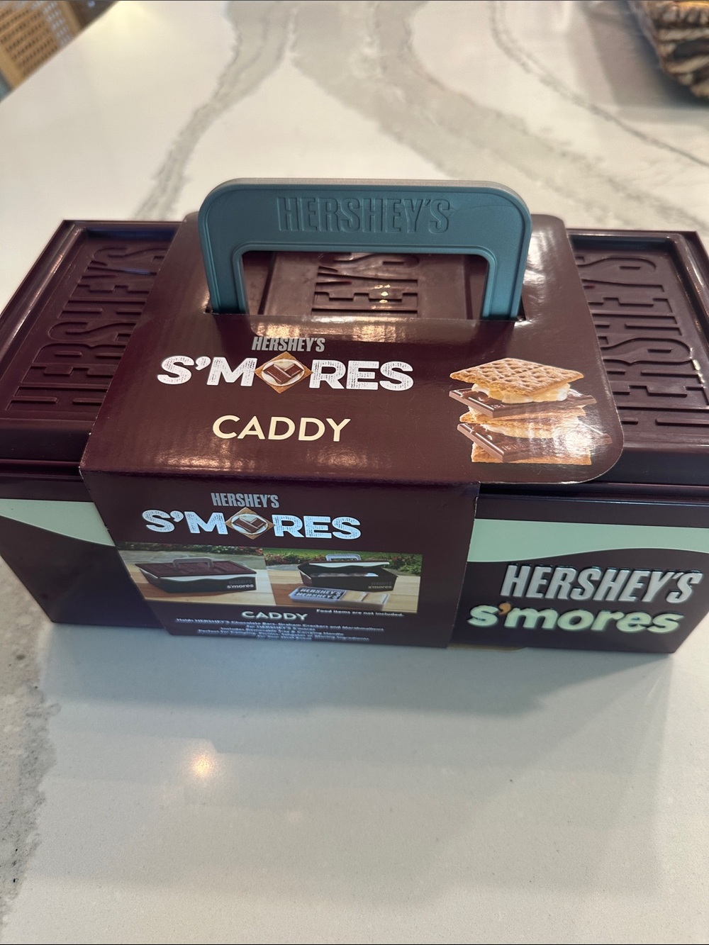 S'mores Caddy in Brown with Blue Handle